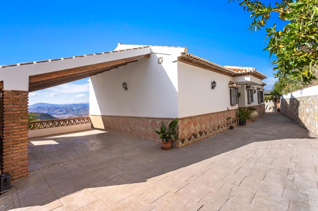 Holiday Home El Encinar Alcaucin Luaran gambar