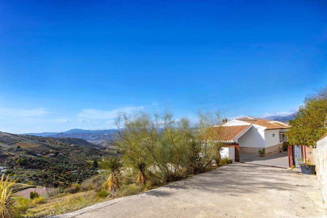 Holiday Home El Encinar Alcaucin Luaran gambar