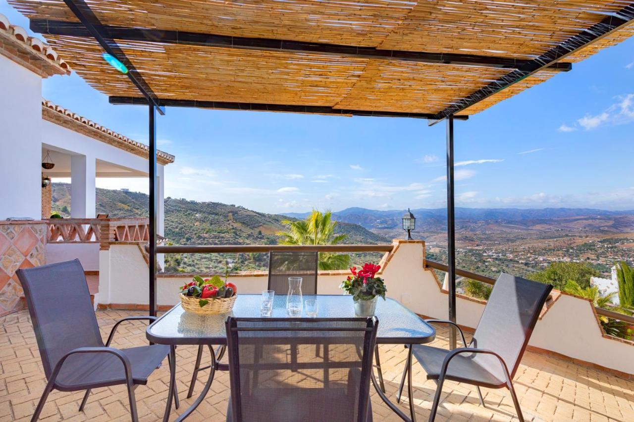 Holiday Home El Encinar Alcaucin Luaran gambar